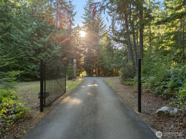 Property photo for 10500 Banner Road Se, Olalla