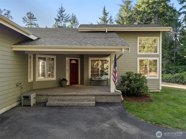 Property photo for 10500 Banner Road Se, Olalla photo 2