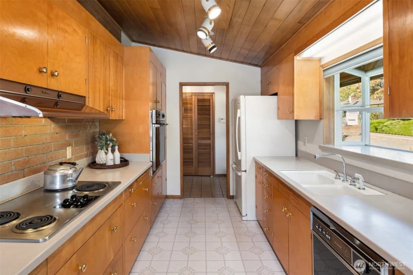 Property photo for 5461 S Othello Street, Seattle photo 8