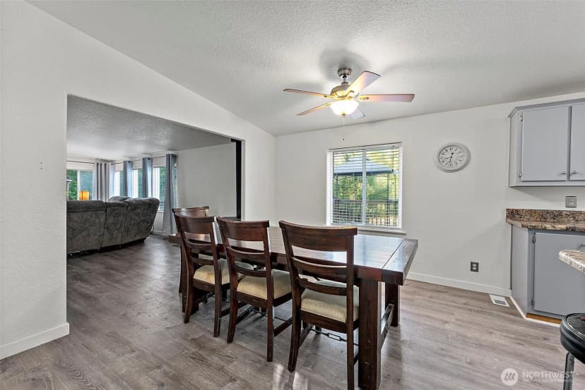 Property photo for 2915 S 368th Street, Roy photo 22