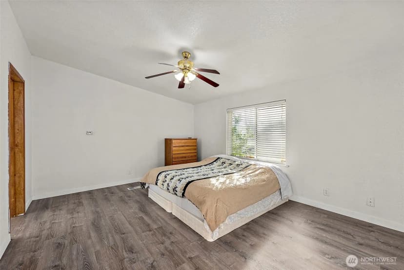 Property photo for 2915 S 368th Street, Roy photo 13