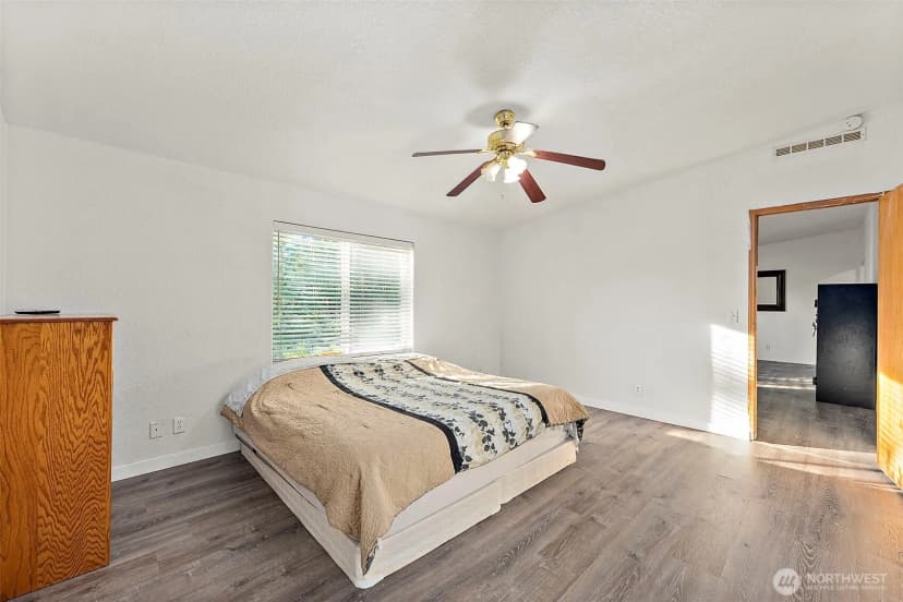 Property photo for 2915 S 368th Street, Roy photo 15