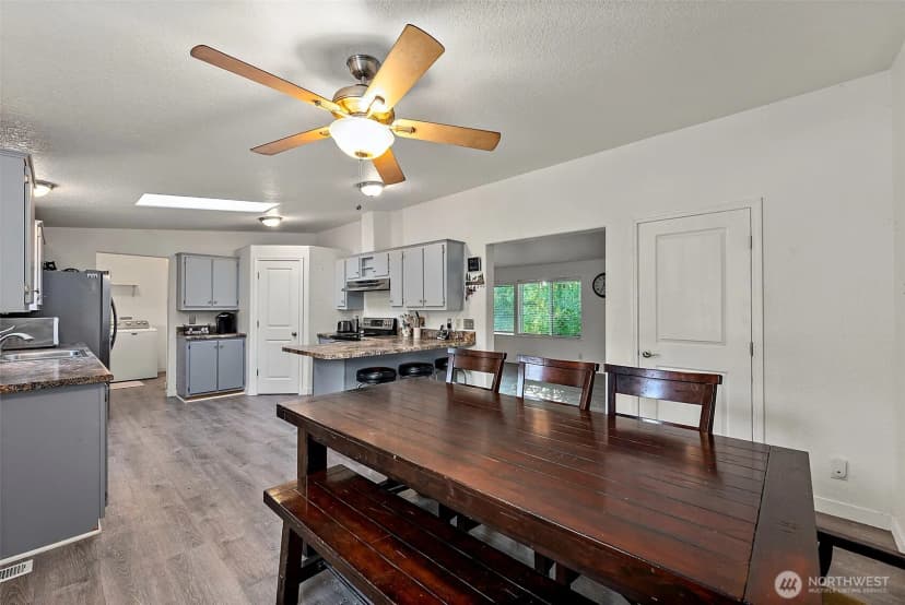 Property photo for 2915 S 368th Street, Roy photo 21