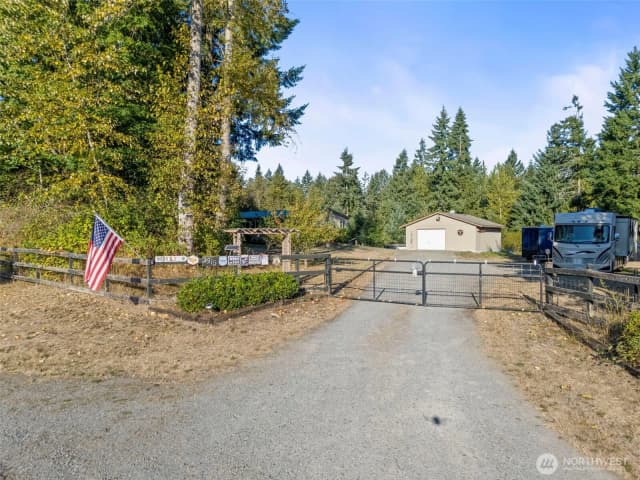 Property photo for 2915 S 368th Street, Roy