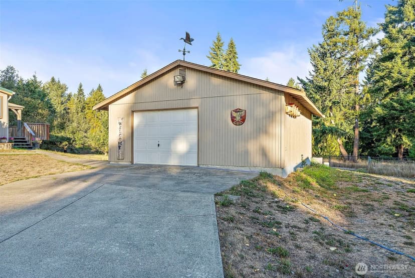 Property photo for 2915 S 368th Street, Roy photo 9