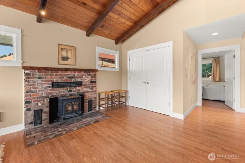 Property photo for 27826 Manzanita Beach Road Sw, Vashon photo 9