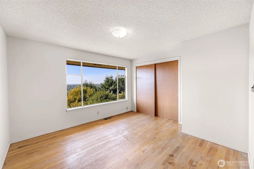 Property photo for 12303 206th Place Se, Issaquah photo 23