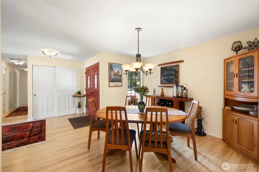 Property photo for 834 Cary Road, Edmonds photo 10