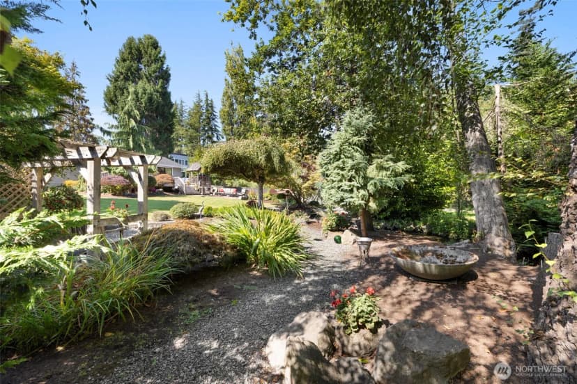 Property photo for 834 Cary Road, Edmonds photo 32