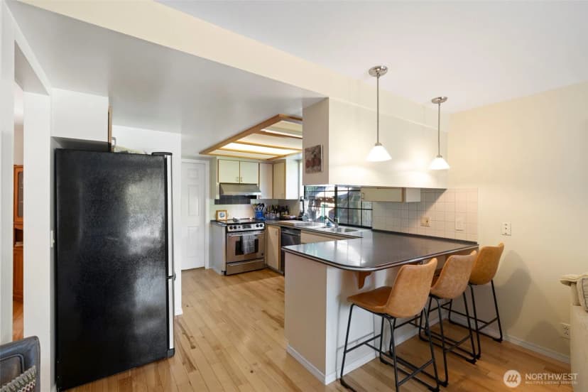 Property photo for 834 Cary Road, Edmonds photo 14