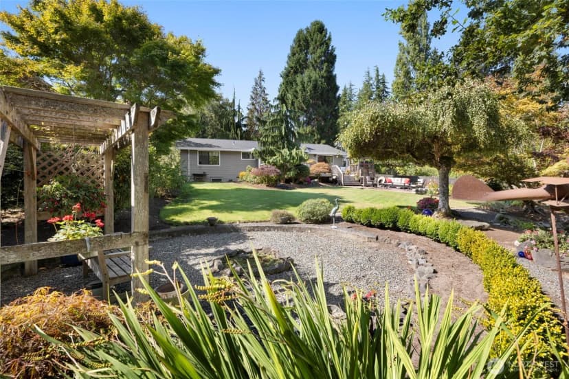 Property photo for 834 Cary Road, Edmonds photo 31