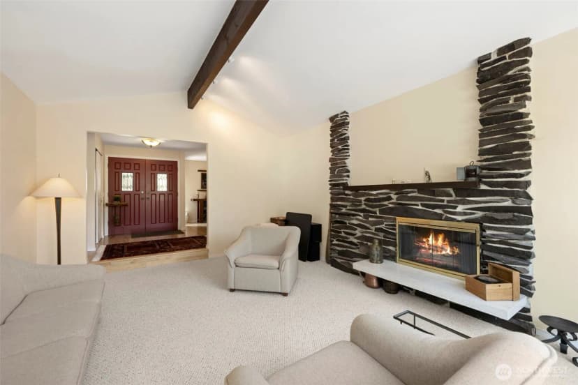 Property photo for 834 Cary Road, Edmonds photo 8