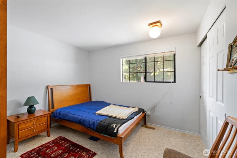 Property photo for 834 Cary Road, Edmonds photo 18