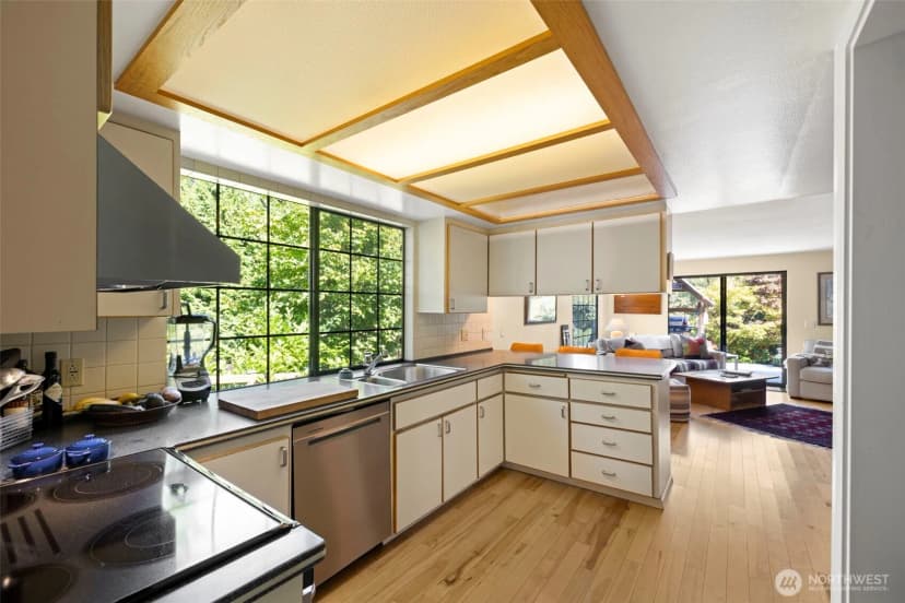 Property photo for 834 Cary Road, Edmonds photo 15