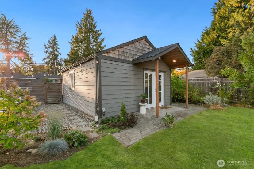Property photo for 10743 Fremont Avenue N, Seattle photo 24
