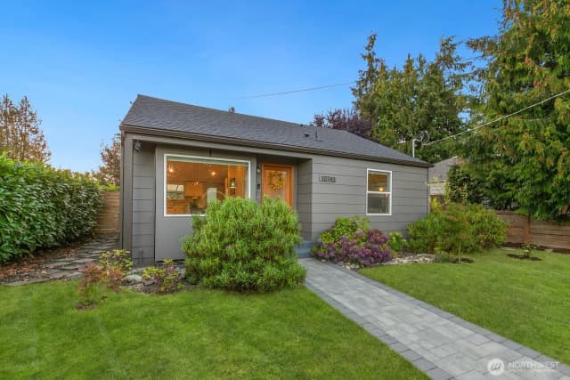 Property photo for 10743 Fremont Avenue N, Seattle photo 3
