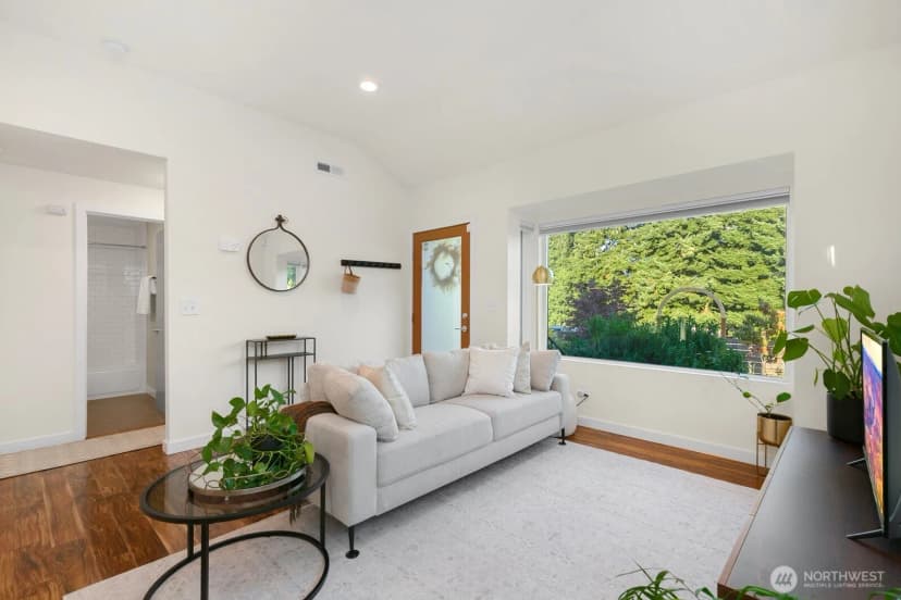 Property photo for 10743 Fremont Avenue N, Seattle photo 6