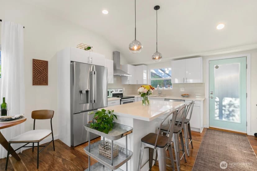 Property photo for 10743 Fremont Avenue N, Seattle photo 11