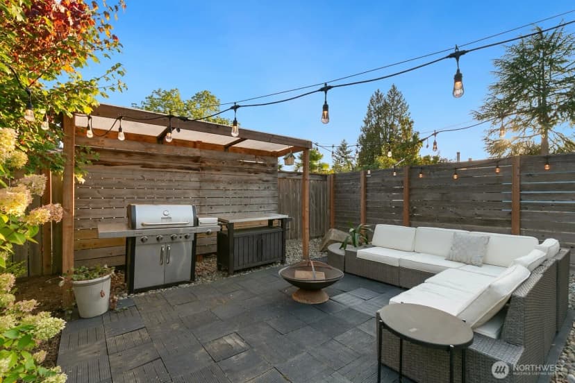 Property photo for 10743 Fremont Avenue N, Seattle photo 23