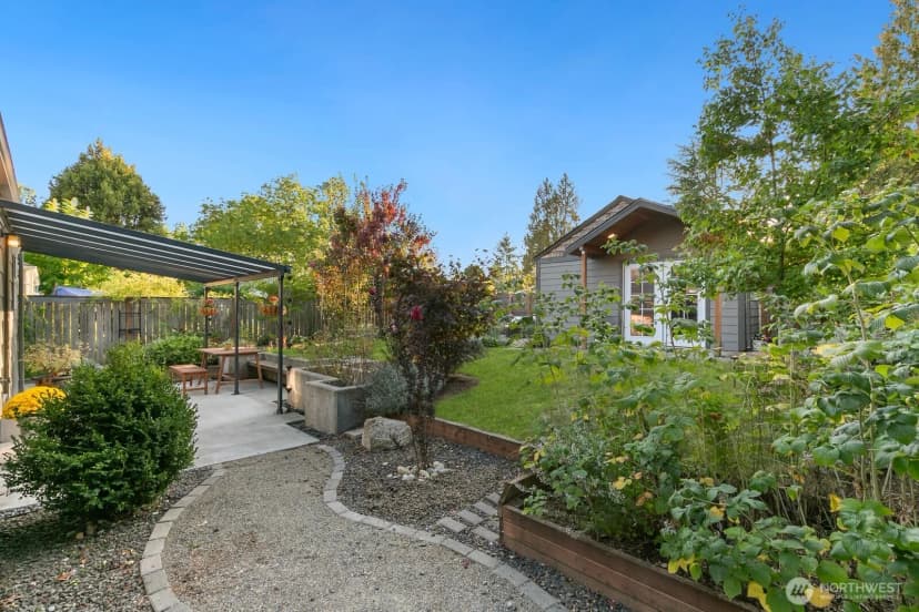 Property photo for 10743 Fremont Avenue N, Seattle photo 22