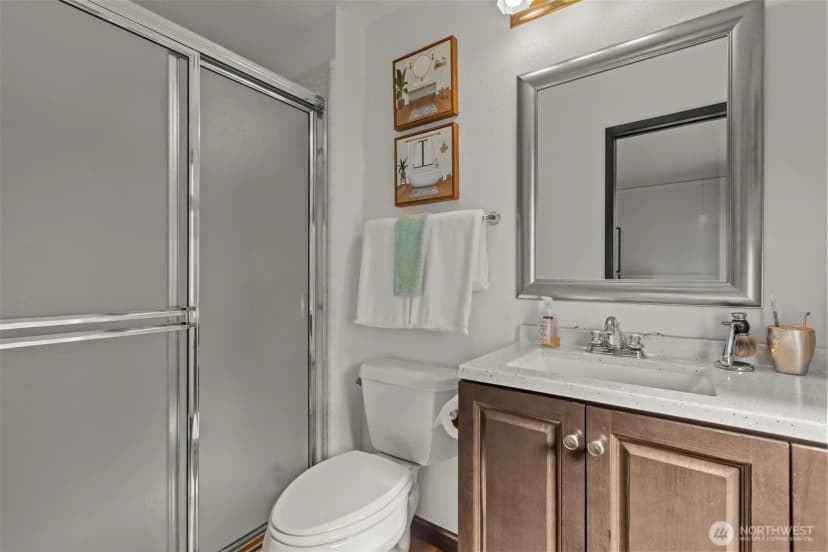 Property photo for 1644 S 260th Street, Des Moines photo 17