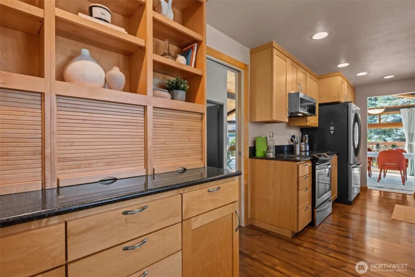 Property photo for 1644 S 260th Street, Des Moines photo 12