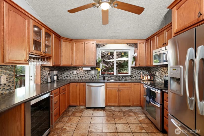 Property photo for 7523 30th Street W, University Place photo 8