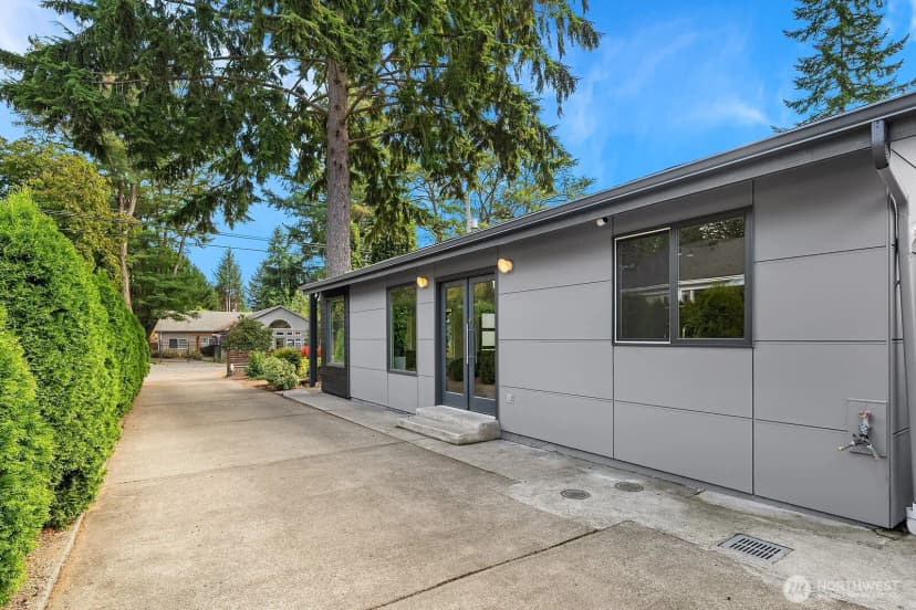 Property photo for 11519 17th Avenue Ne, Seattle photo 3