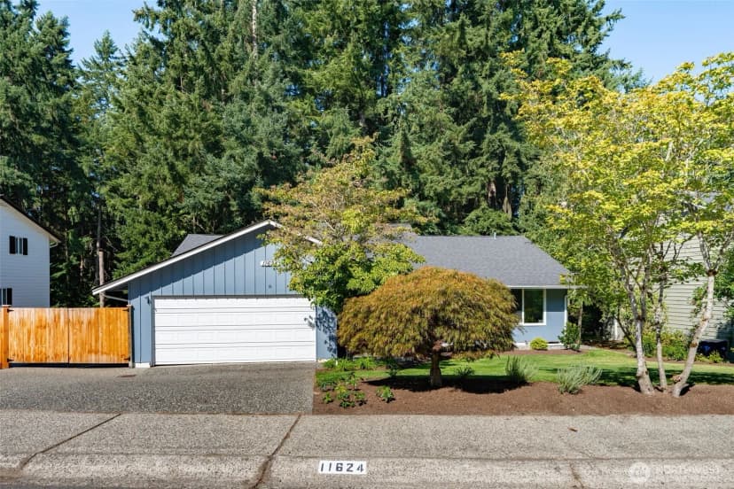 Property photo for 11624 Ne 145th Street, Kirkland