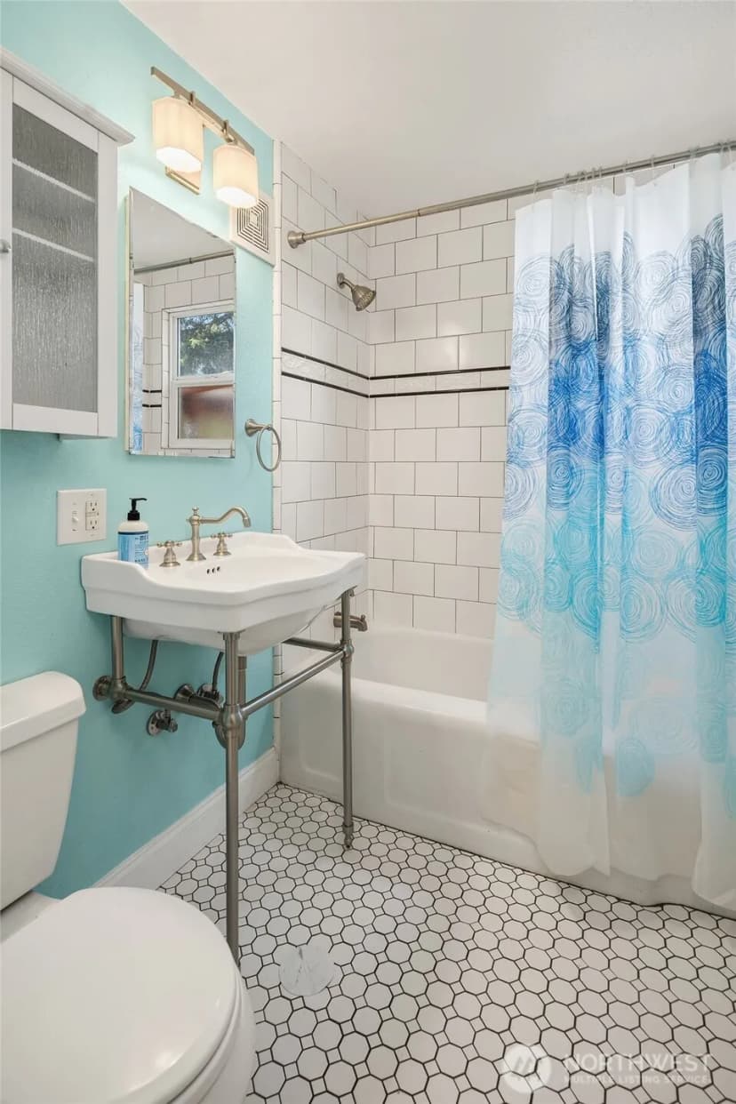 Property photo for 2015 N 143 Street, Seattle photo 12