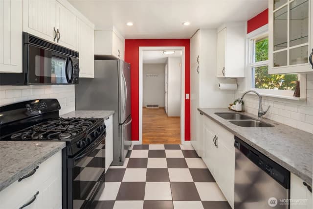 Property photo for 2015 N 143 Street, Seattle photo 5