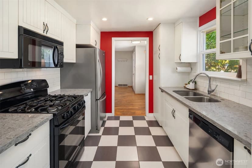 Property photo for 2015 N 143 Street, Seattle photo 5