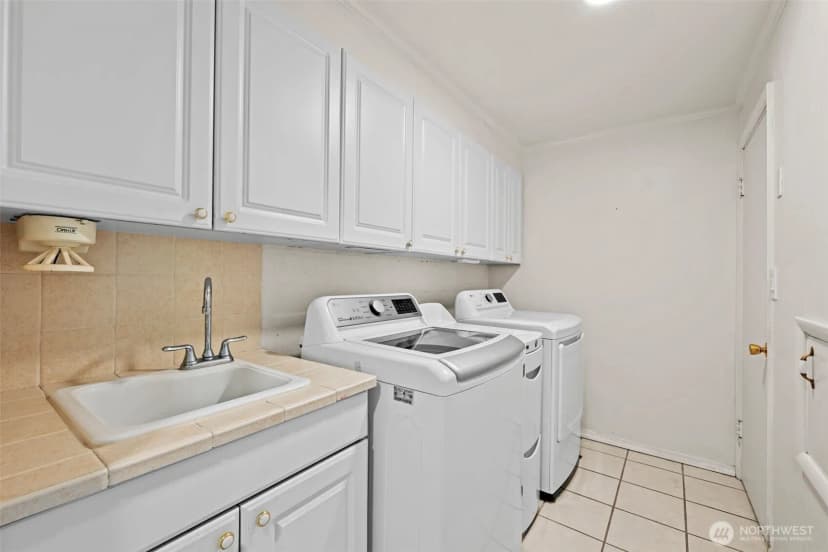 Property photo for 10828 Lake Steilacoom Drive Sw, Lakewood photo 19