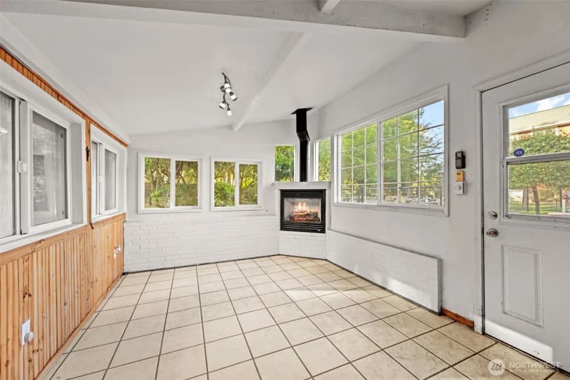 Property photo for 10828 Lake Steilacoom Drive Sw, Lakewood photo 30