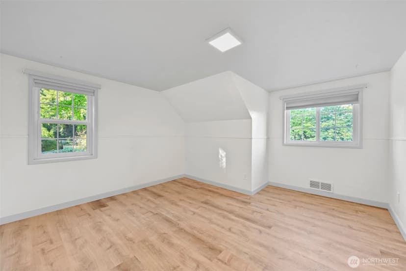 Property photo for 10828 Lake Steilacoom Drive Sw, Lakewood photo 18