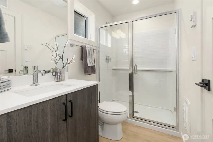 Property photo for 13104 Ne 103rd Place, Kirkland photo 20