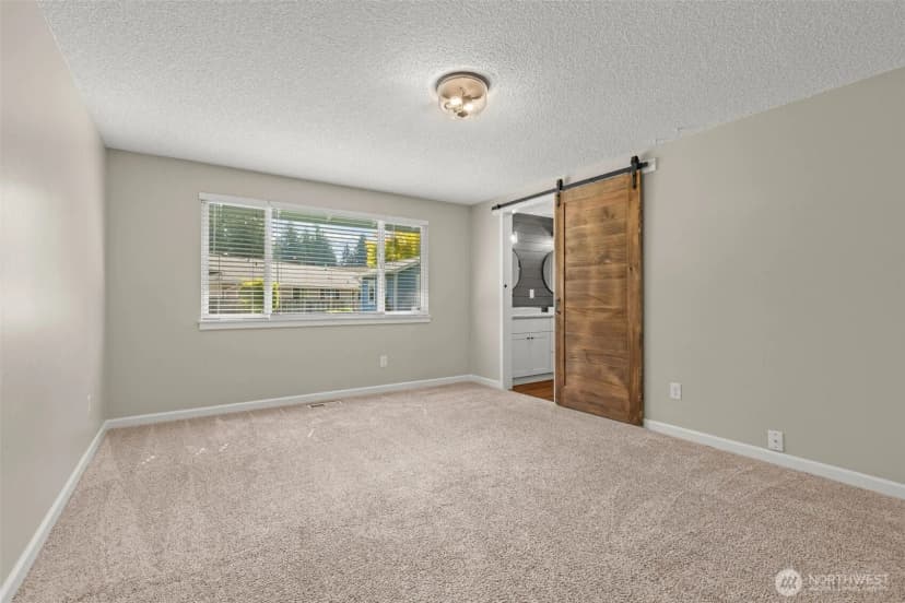 Property photo for 6714 Topaz Drive Sw, Lakewood photo 18