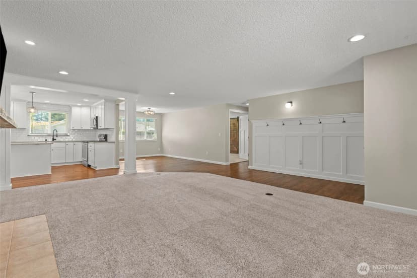 Property photo for 6714 Topaz Drive Sw, Lakewood photo 7