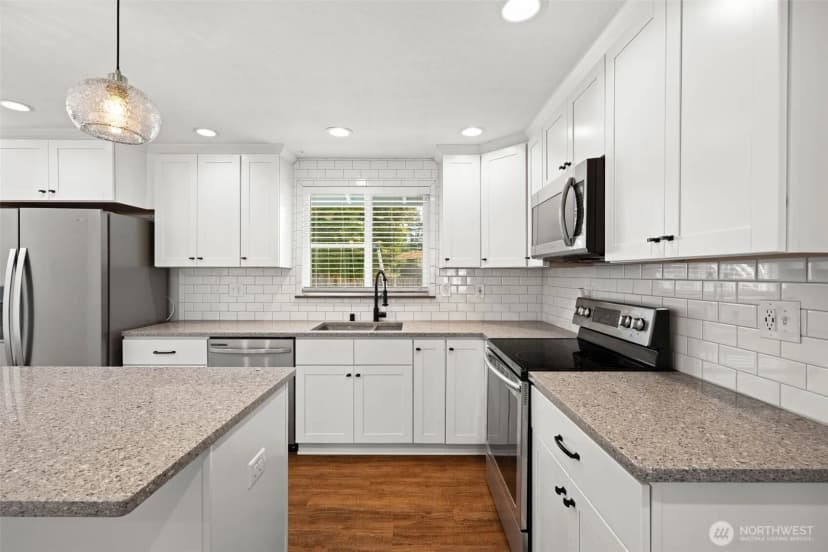 Property photo for 6714 Topaz Drive Sw, Lakewood photo 11
