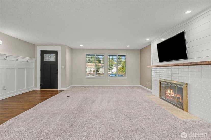 Property photo for 6714 Topaz Drive Sw, Lakewood photo 8