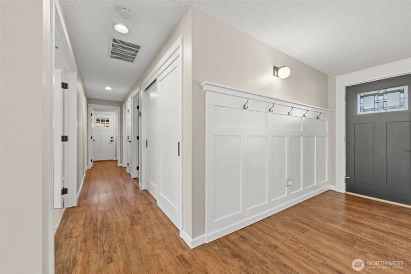 Property photo for 6714 Topaz Drive Sw, Lakewood photo 17