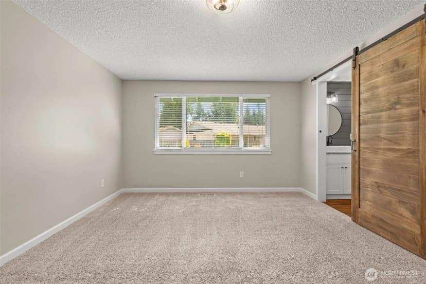 Property photo for 6714 Topaz Drive Sw, Lakewood photo 19