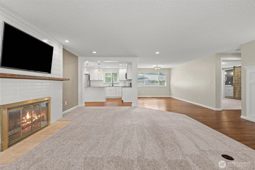 Property photo for 6714 Topaz Drive Sw, Lakewood photo 10