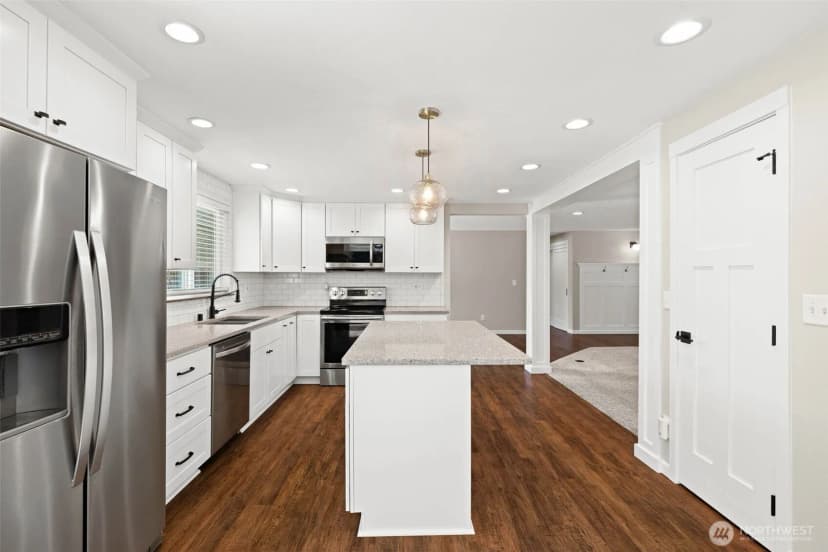 Property photo for 6714 Topaz Drive Sw, Lakewood photo 15