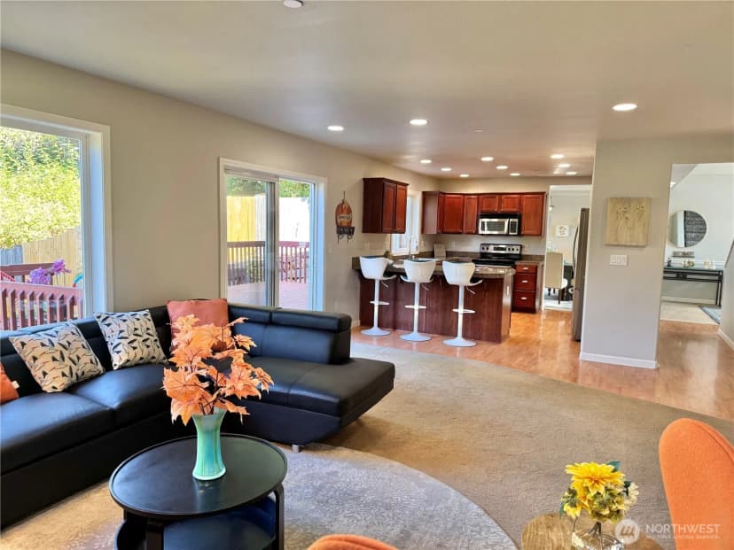 Property photo for 665 Blaine Court Ne, Renton photo 13