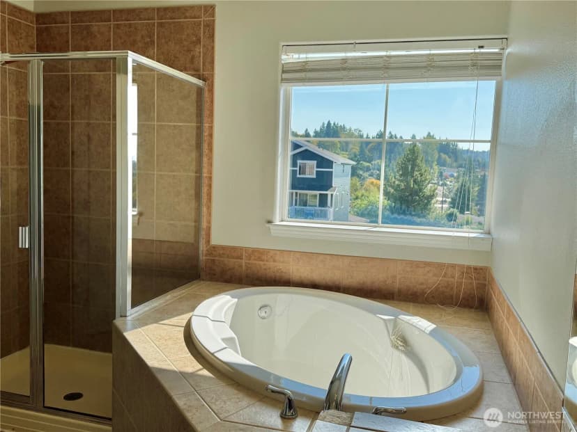 Property photo for 665 Blaine Court Ne, Renton photo 27