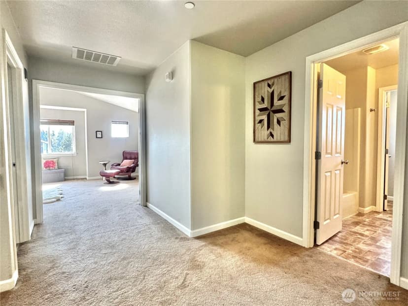 Property photo for 665 Blaine Court Ne, Renton photo 22