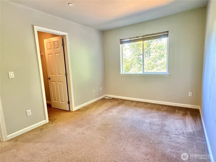Property photo for 665 Blaine Court Ne, Renton photo 33