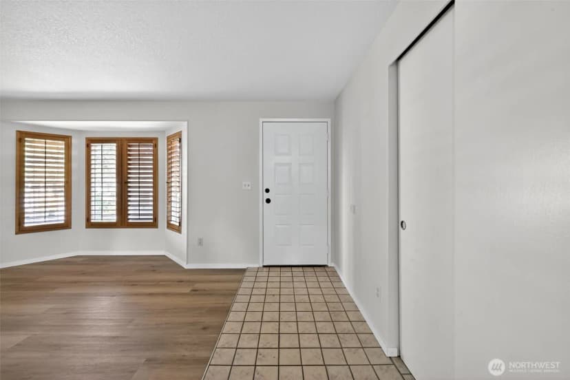 Property photo for 328 101st Ave Se, Lake Stevens photo 6