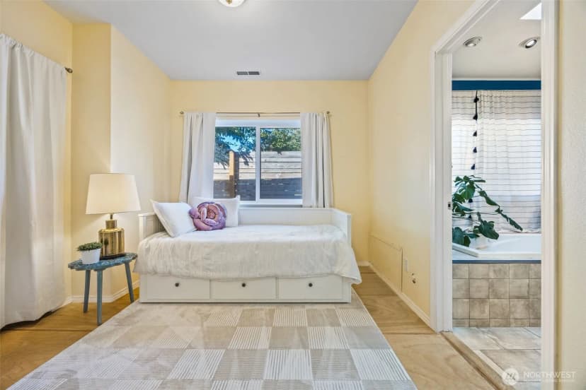 Property photo for 10332 Midvale Avenue N, Seattle photo 14
